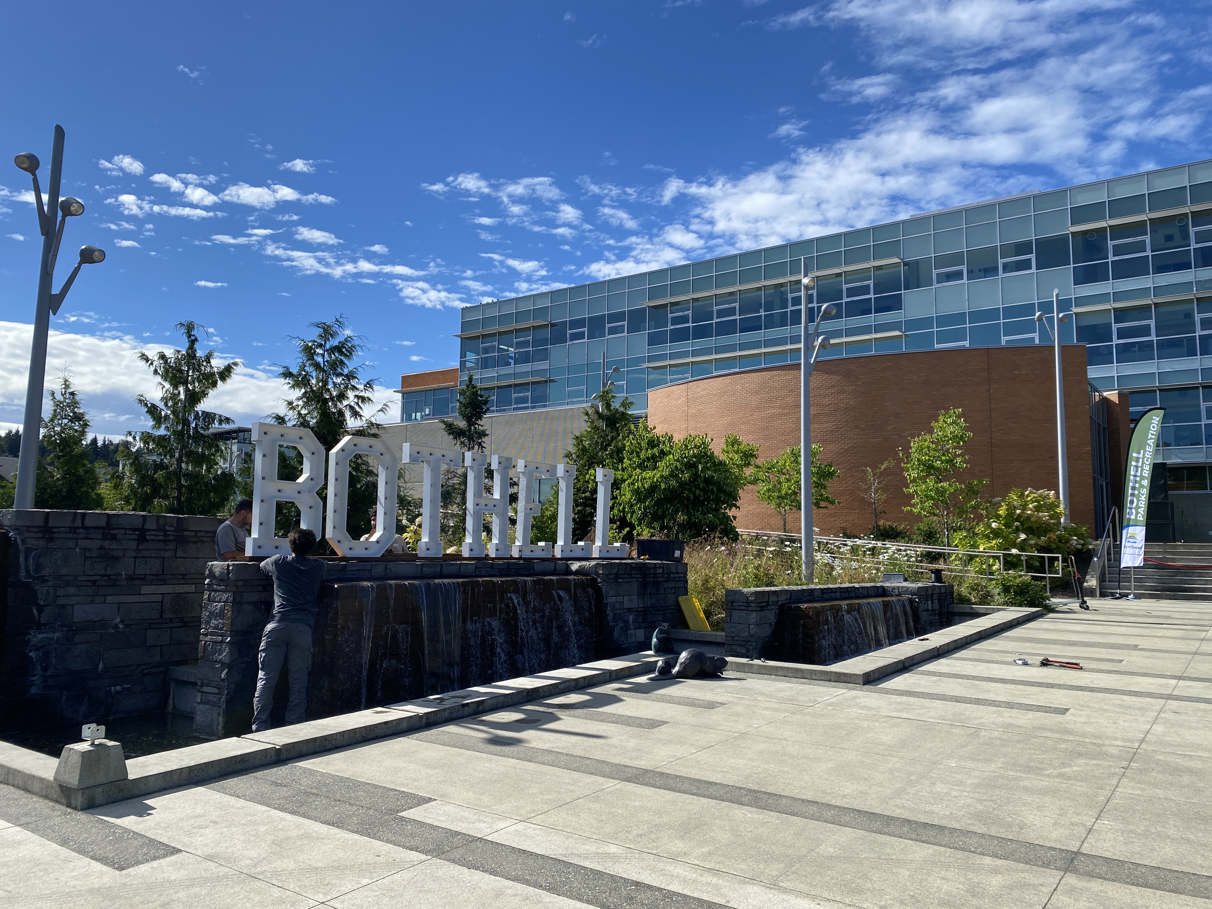 Bothell spelled out in letters on a sunny day at City Hall
